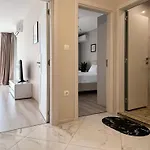 Modern 1br With Free Street Parking And Free Gym Pass 5-min Drive From Centre