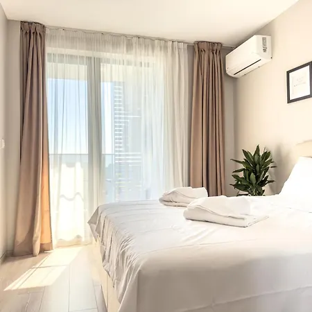 Modern 1br With Free Parking And Free Gym Pass Apartment