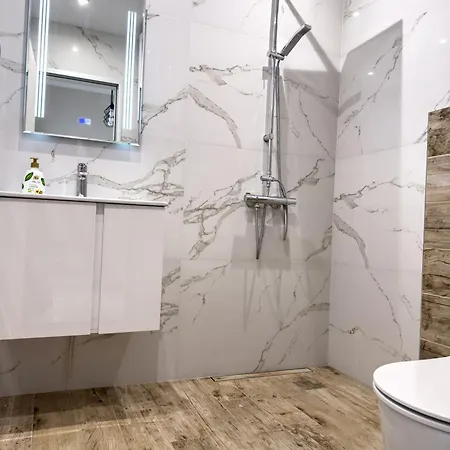 Modern 1br With Free Parking And Free Gym Pass Apartment *